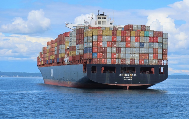 Stort containerfartyg